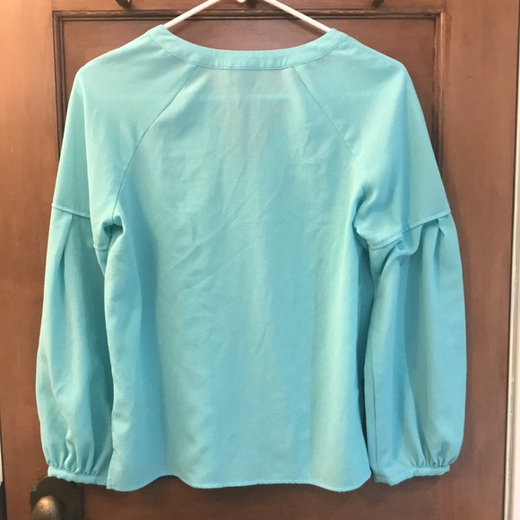 Vince Camuto Long Sleeve V-Neck Top - Picture 2 of 9